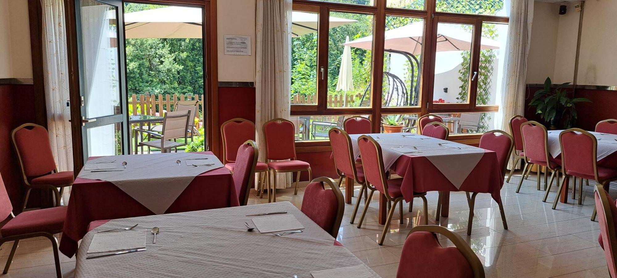 Hotel Ciudad Onís Εξωτερικό φωτογραφία